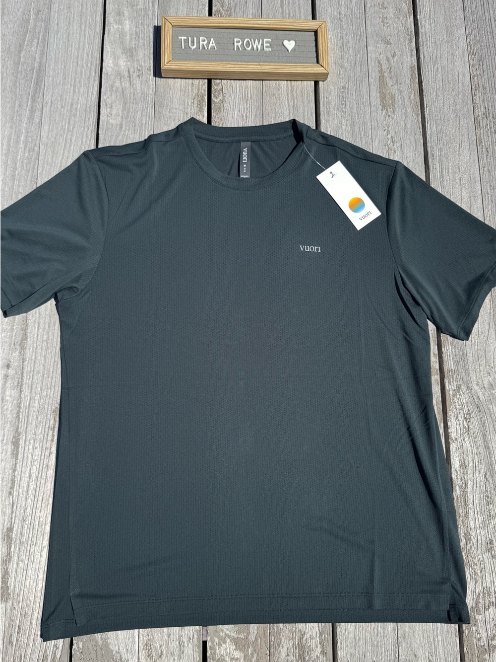 Vuori Strato Breathe Short Sleeve Tee Hemlock Size Medium NWT $58